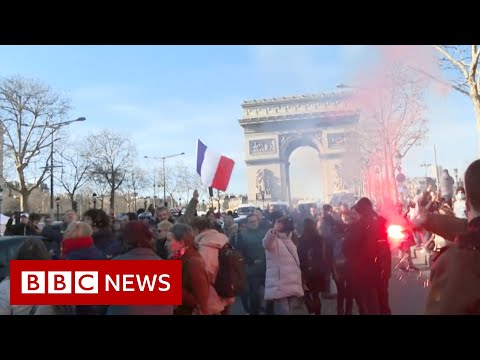 Tens of thousands protest against Covid pass in France – BBC News